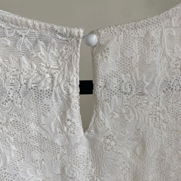 KENNETH COLE lace sleeveless top with back button - Picture 2 of 5